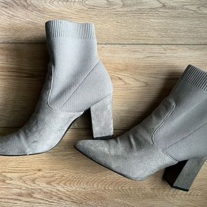 Steve Madden ankle pointed booties square heel in gray size 7.5